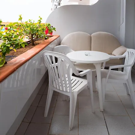 Seguro Spacious With Roomy Terrace *