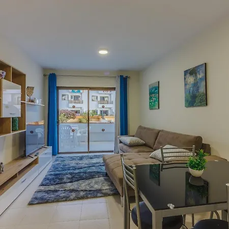 Seguro Spacious With Roomy Terrace *