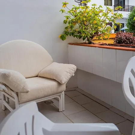 Διαμέρισμα Seguro Spacious With Roomy Terrace