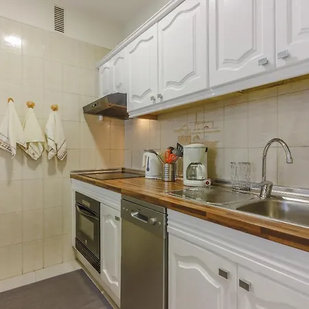 Seguro Spacious With Roomy Terrace, Newly Renovated *