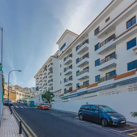 Seguro Spacious With Roomy Terrace, Newly Renovated Puerto de Santiago (Tenerife)