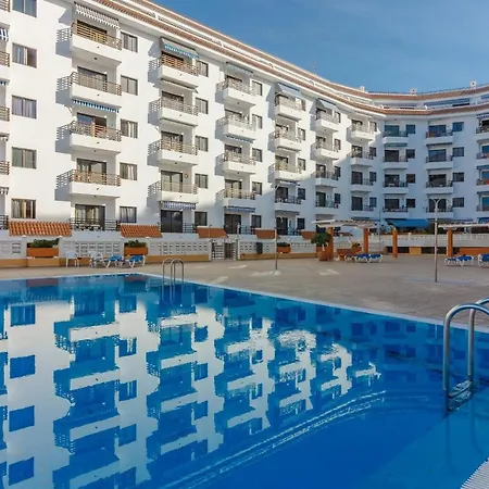 Seguro Spacious With Roomy Terrace Apartment *