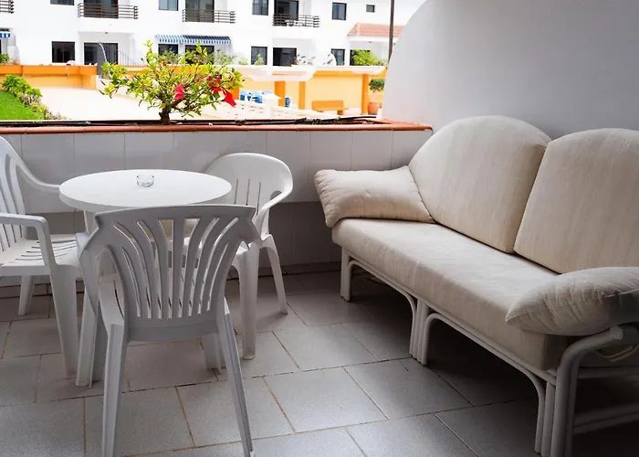 Seguro Spacious With Roomy Terrace *
