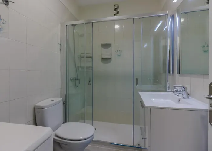 Seguro Spacious With Roomy Terrace *