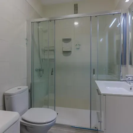 Seguro Spacious With Roomy Terrace *