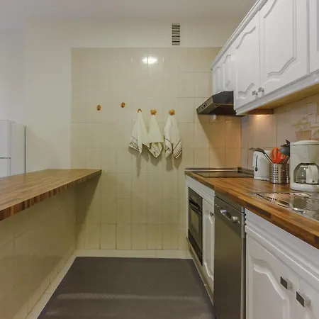 Seguro Spacious With Roomy Terrace, Newly Renovated *