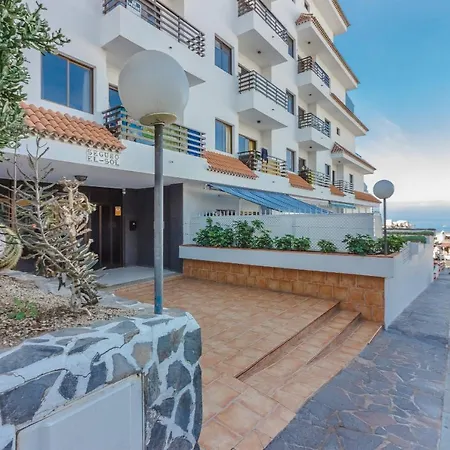 Seguro Spacious With Roomy Terrace, Newly Renovated