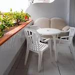 Seguro Spacious With Roomy Terrace *
