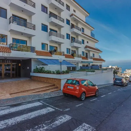 Apartmán Seguro Spacious With Roomy Terrace, Newly Renovated